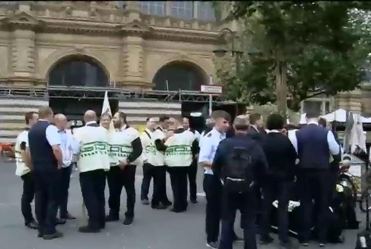 У Німеччині страйкують авіапрацівники та залізничники (відео)