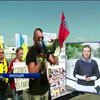 Украинцы Франции протестовали против поставки Мистралей в Россию (видео)