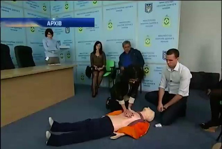 Мер Львова запроваджує курси військових медсестер