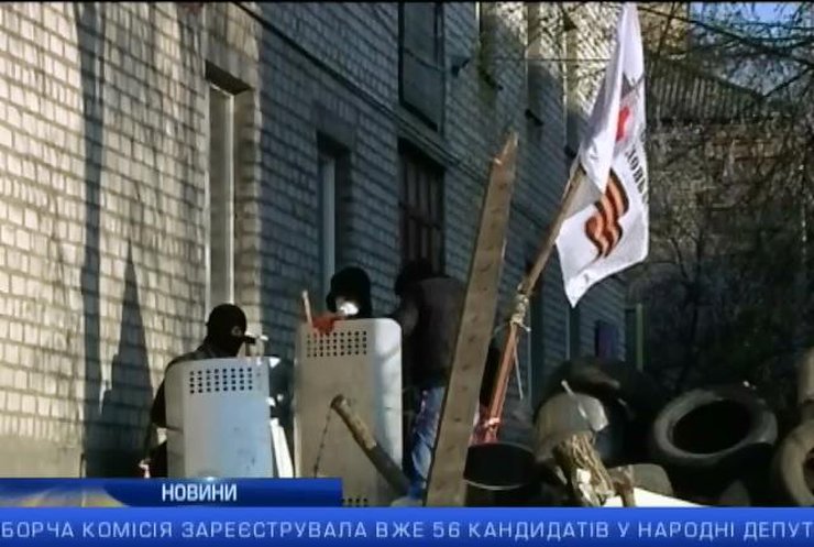 У Горлівці терористи змушують чоловіків брати до рук зброю