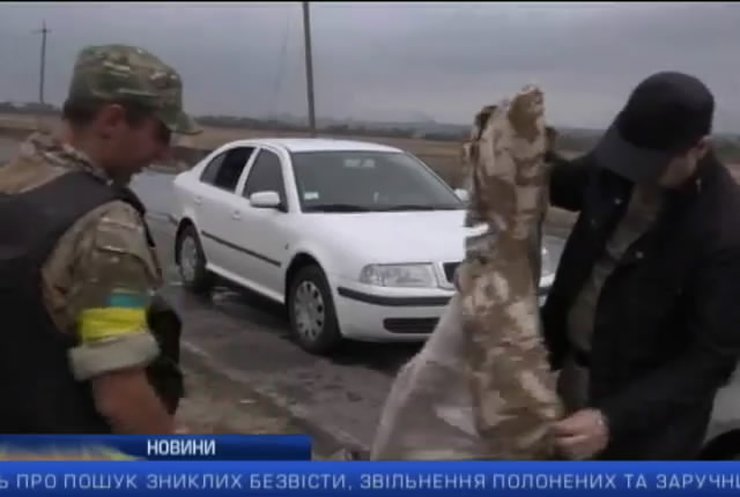 Мешканці Маріуполя копають траншеї та будують бліндажі: випуск 23:00