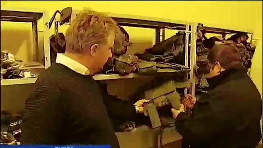 Литовцы шлют Украине форму, каски бронежилеты (видео)