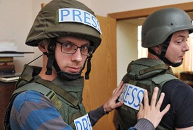 СБУ заборонила в'їзд в Україну 35 російським журналістам: випуск 17:00