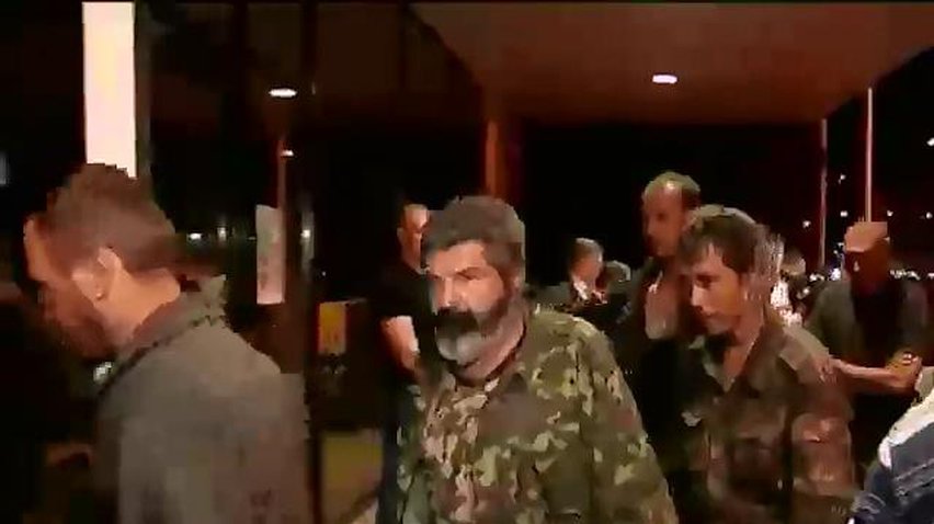 В Днепропетровск прибыли освобожденные из плена офицеры