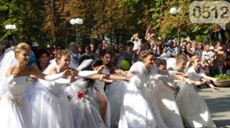 В Николаеве прошел парад невест (фото)