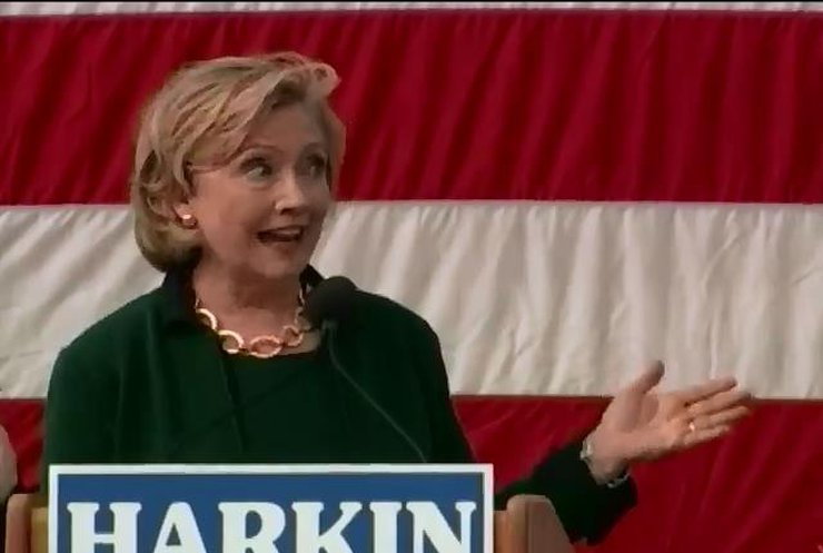 Клинтон намекнула о президентских амбициях на вечеринке со стейками (видео)