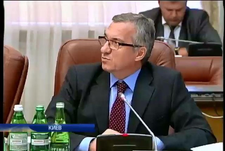 Министры обещают не урезать украинцам соцвыплаты (видео)