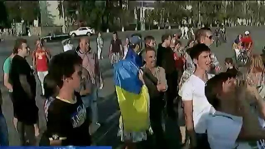 У Харкові побилися активісти Майдану та учасники проросійського мітингу