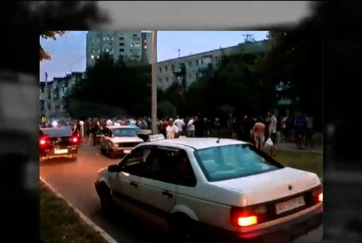 В Харкові з автомату обстріляли правоохоронців