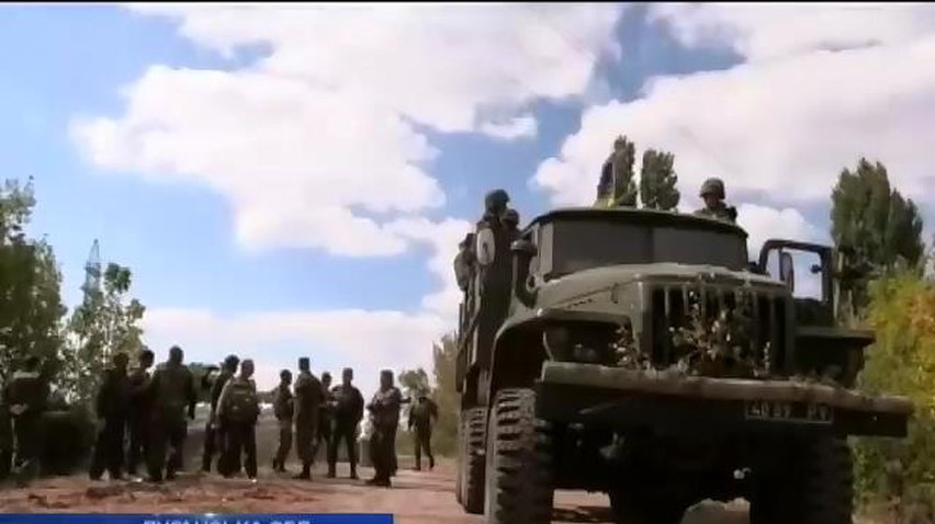 На Луганщині військові готуються до оборонних дій (відео)