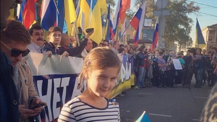 Марш мира в России: в Москве - драка, в Петербурге - задержания (обновлено, фото, видео)