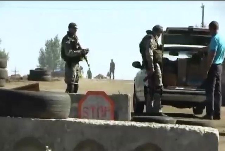 Армія під обстрілами зміцнює оборону біля буферной зони (відео)
