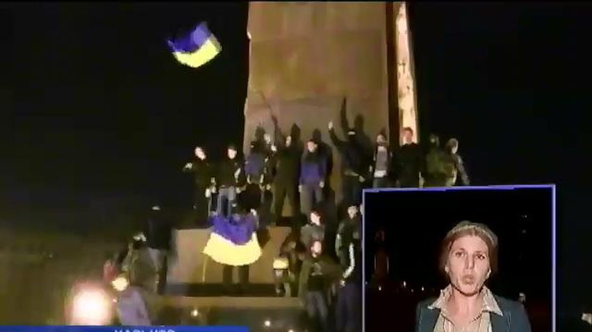 В центре Харькова патриоты и сторонники сепаратизма устроили драку (видео)