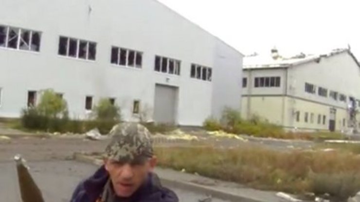 В аэропорт Донецка прорвались террористы (фото, видео)