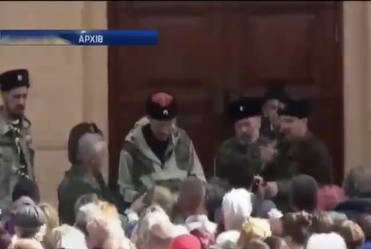 Мешканці Ровеньок вимагають від терористів сплати пенсій та зарплат