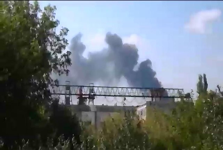Возле аэропорта Донецка уничтожили два танка террористов