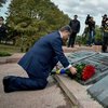 Порошенко с Яценюком и Турчиновым почтили память жертв Бабьего Яра (фото)