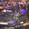 Гонщик на "Мерседесе" ночью разбил 3 иномарки на Крещатике (видео)