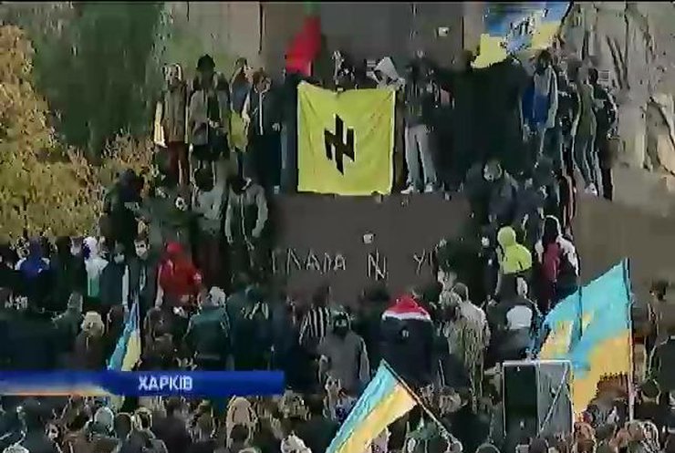 Знесений пам'ятник Леніну не пошкодив комунікації метрополітену (відео)