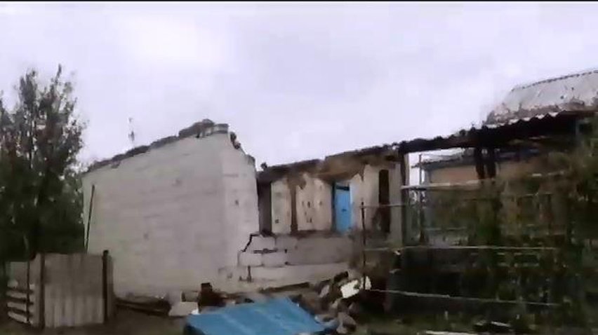 Терористи обстрілюють буферну зону на Донбасі