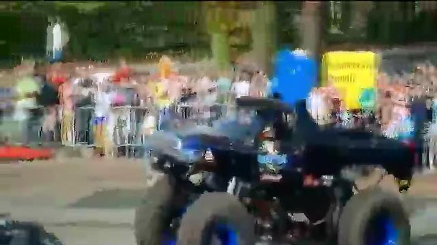 В Нідерландах на автошоу вантажівка в’їхала в натовп, є жертви (відео)