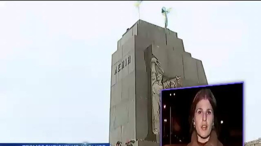 В Харькове сторонники и противники сноса Ленина не собираются расходиться (видео)