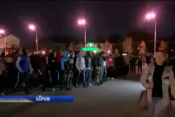 У Харкові ультрас напали на захисників пам’ятника Леніну