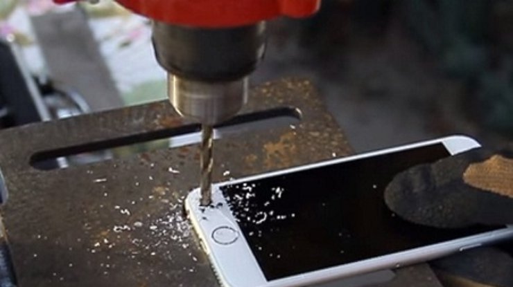Изогнутый iPhone 6 можно починить при помощи сверла и болтов (видео)