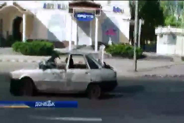 Зупинку та школу в Донецьку розстріляли терористи із "Градів"