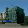 Залишки Леніна в Харкові закрили будівельною сіткою