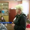 Учителям в Украине к празднику урезают зарплаты