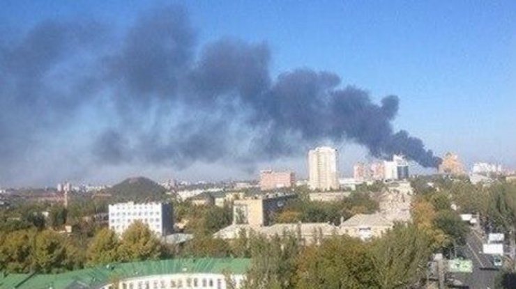 Аэропорт Донецка с утра штурмуют террористы: горит завод Точмаш (обновлено, фото, видео)