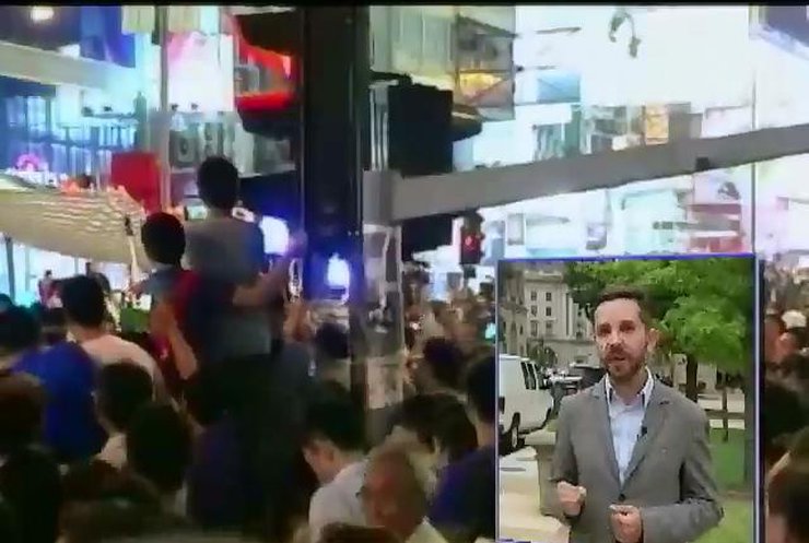 Протестующих в Гонконге избивают "титушки" из Пекина (видео)