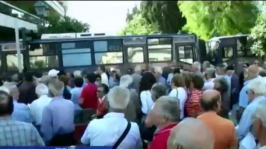 В Греції пенсіонери вийшли на акцію протесту