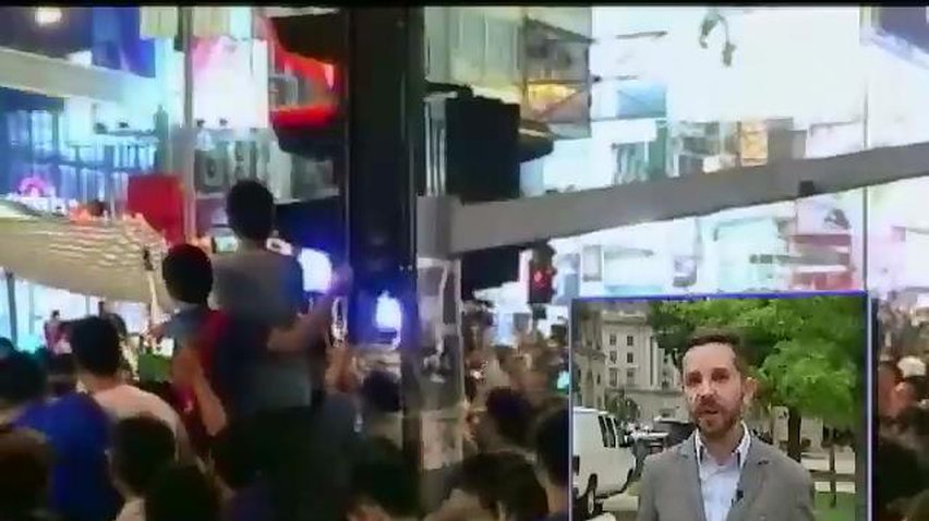 Протестующих в Гонконге избивают "титушки" из Пекина (видео)