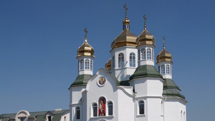 Казачки в Луганске захватили главный собор, запретив Киевский патриархат