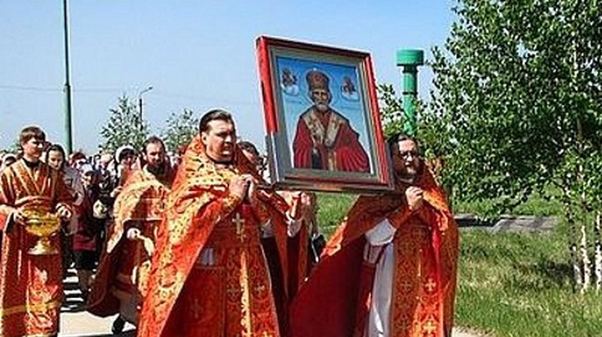 Полтавщина передала луганчанам ікону Святого Миколи-Чудотворця