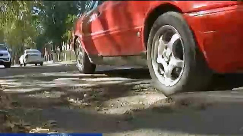 Ями на дорогах Буковини латають у борг (відео)