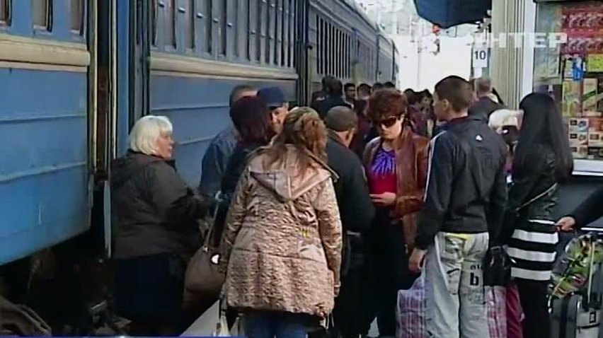 Дорога в оккупацию: в Луганск и Донецк возвращаются со слезами на глазах (видео)