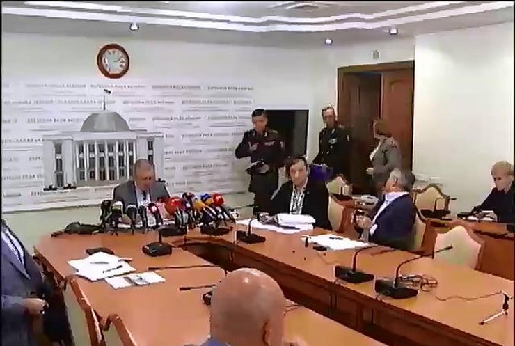 Комісія щодо котла під Іловайськом допитає генералів Петра Литвина та Руслана Хомчака