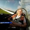 Бабуля з Британії відсвяткувала століття "мертвою петлею" на літаку