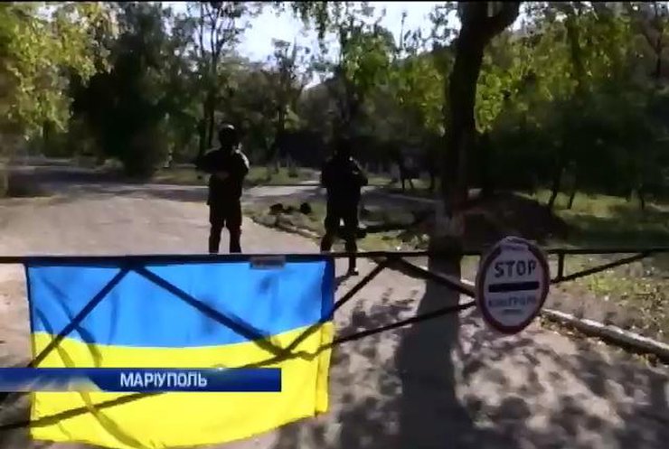 Військові біля Маріуполя розшукують групи диверсантів (відео)