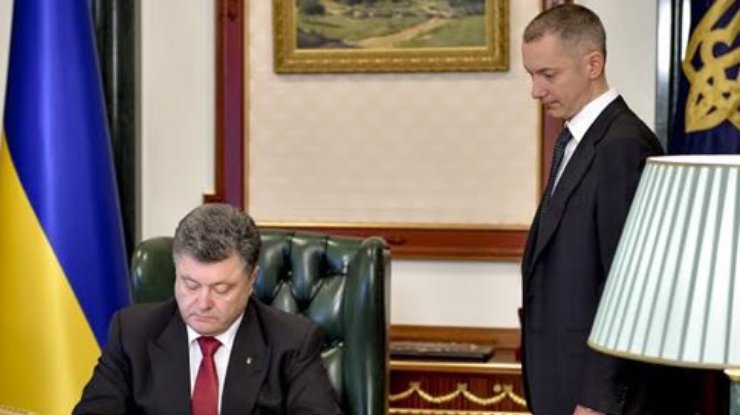 Кабинет Порошенко: президент оставил себе малахит беглого Януковича (фото)