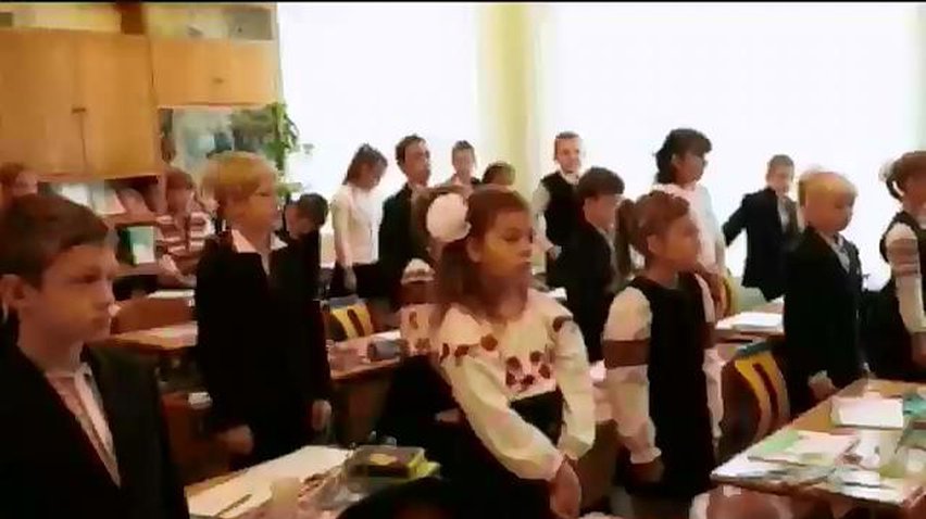 У Києві школярі зібрали 17 тисяч гривень на допомогу військовим (відео)
