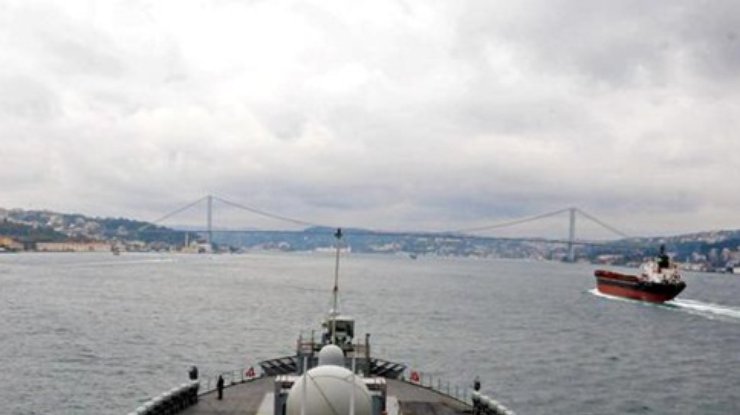 Флагман флота США Mount Whitney вошел в Черное море