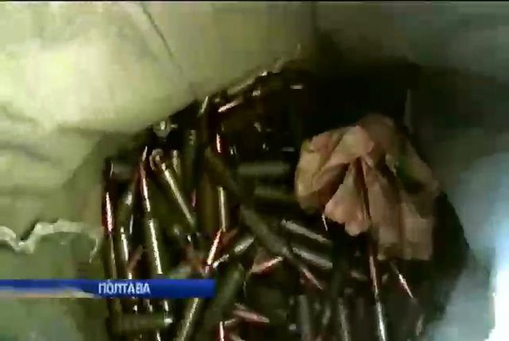 Міліціонери Полтавщини затримали двох чоловіків зі зброєю