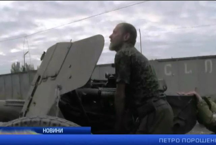 Військові намагаються знищити терористів під Смілим: випуск 19:00