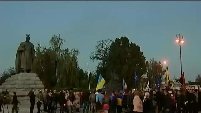 У Черкасах на марш патріотів зібралось три сотні людей