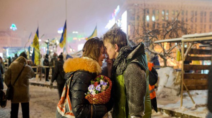 За фотографию влюбленных с Майдана автор получил 30 тысяч долларов