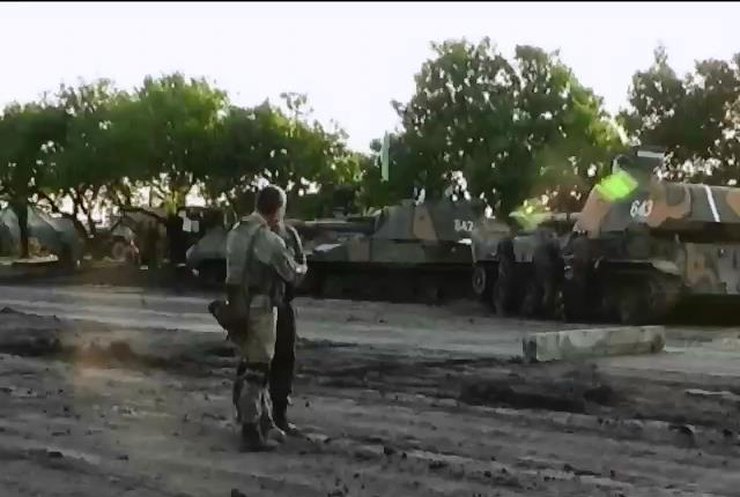 Терористи двічі штурмували аеропорт у Донецьку